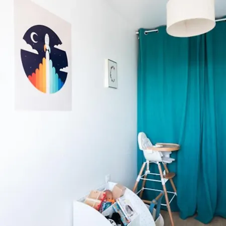 Parisian Apt With Balcony And View On Montmartre * Paris