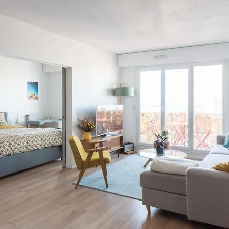 Apartment Parisian Apt With Balcony And View On Montmartre Paris